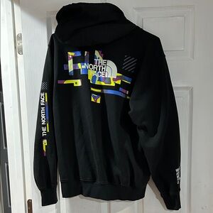 The North Face Black Hoodie with Vibrant Graphic Mens Sz M
